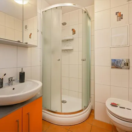Tema 4 Apartment